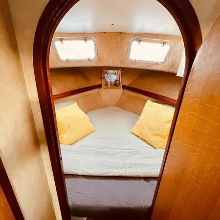 Botel Stylish 80's Fishing Boat